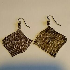 Unique Vintage Gold Tone Metal Earrings. 0